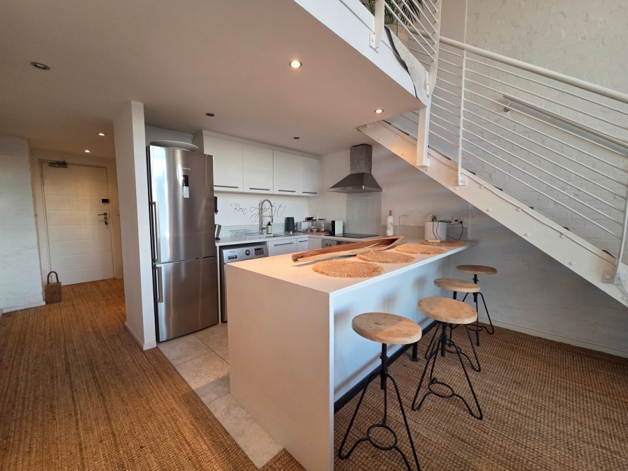 To Let 1 Bedroom Property for Rent in Green Point Western Cape